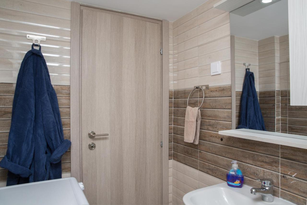 Cosy Apartment With Terrace Near Metro Station Atenas Exterior foto